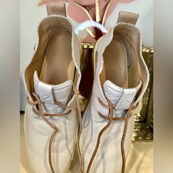 EUC 💠 ECCO “Crepetray” Chukka Boot in Creamy-white full grain leather. Size 9/40 - Picture 7 of 12
